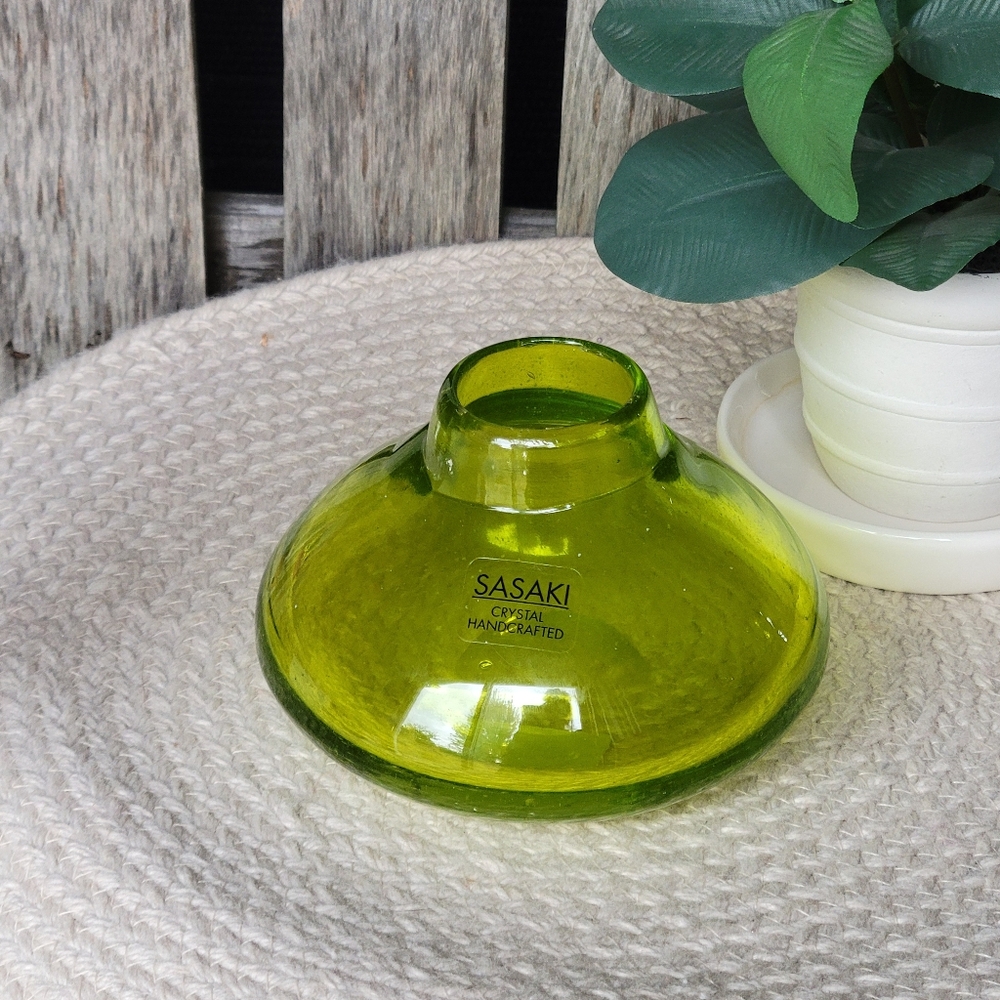 SASAKI crystal green handcrafted bud vase - Picture 3 of 7